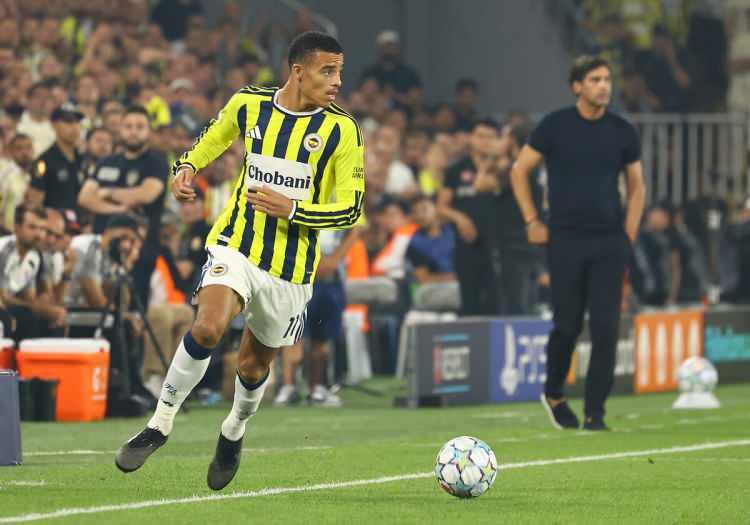 <p><strong>2-1'lik Fenerbah&ccedil;e galibiyetinde mevcut muhtemel 11'lere bakınca Fenerbah&ccedil;e'nin Muriqi + Oğuz Aydın + Greenwood &uuml;&ccedil;l&uuml;s&uuml;, Beşiktaş'ın ise Cern&yacute; + Trossard + Vlahović h&uuml;cum hattı dikkat &ccedil;ekiyor.</strong></p>
