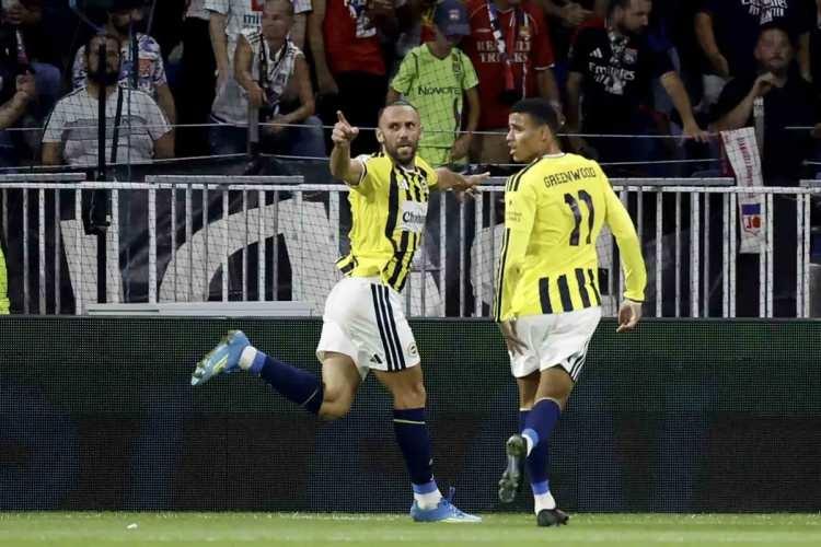 <p><strong>Ma&ccedil;ta golleri ise Fenerabah&ccedil;e'de Vedat Muriqi ve Oğuz Aydın ya da Greenwood atabilir.</strong></p>
