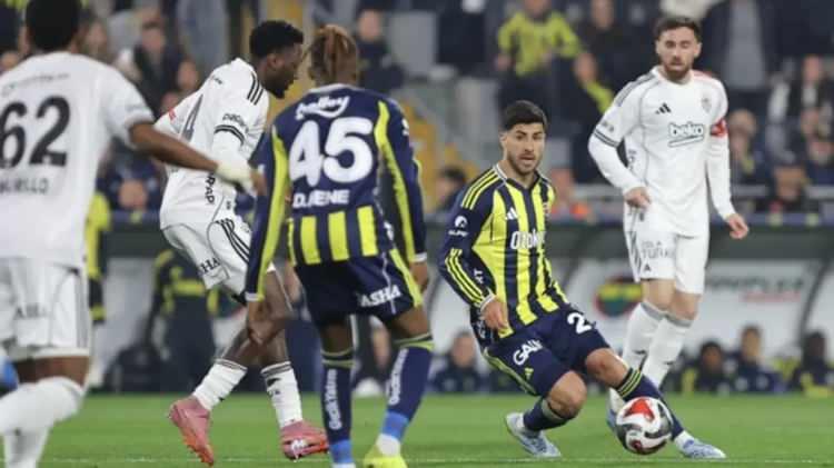 <p>Fenerbah&ccedil;e ile Beşiktaş, bug&uuml;n Kadık&ouml;y'de Chobani Stadı'nda karşılaşacak.</p>
