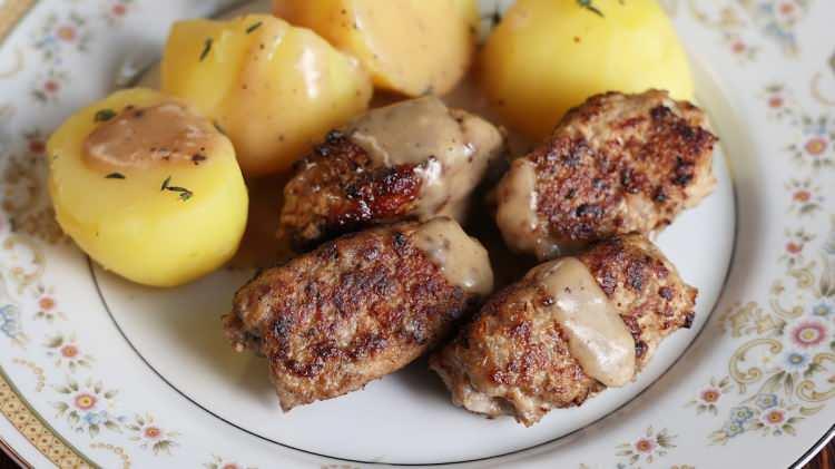 <p><span style="color:#B22222"><strong>81. FRIKADELLER</strong></span></p>

<p>&Uuml;lke: Danimarka<br />
Puan: 3.9</p>
