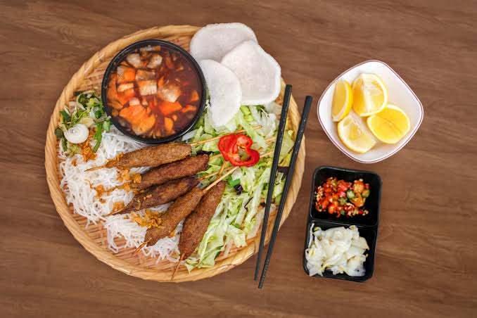 <p><span style="color:#B22222"><strong>39. NEM LUI</strong></span></p>

<p>&Uuml;lke: Vietnam<br />
Puan: 4.1</p>
