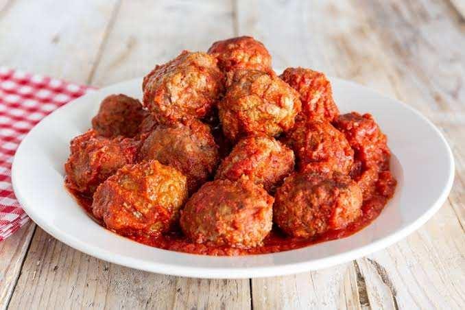 <p><span style="color:#B22222"><strong>7. POLPETTE AL SUGO</strong></span></p>

<p>&Uuml;lke: İtalya<br />
Puan: 4.3</p>
