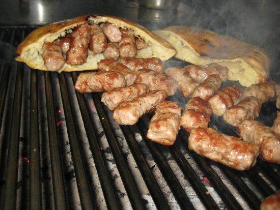 <p><span style="color:#B22222"><strong>3. SARAJEVSKI ĆEVAPI</strong></span></p>

<p>&Uuml;lke: Bosna Hersek<br />
Puan: 4.4</p>
