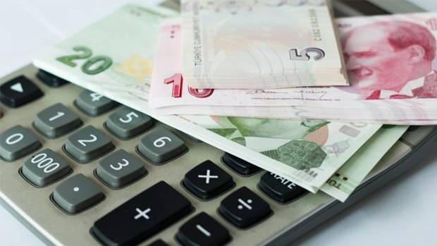 <p>Bankalar sadece &ldquo;en y&uuml;ksek rakamı&rdquo; değil, koşulsuz nakit tutarı ve ek &uuml;r&uuml;n şartını da farklı kuruyor. ING&rsquo;de 32.000 TL&rsquo;lik paketin 15.000 TL&rsquo;si nakit; Şekerbank&rsquo;ta 20.000 TL ve &uuml;zeri maaşa temel nakit 12.000 TL, kalanı &uuml;r&uuml;n kullanımına bağlı.&nbsp;</p>

<p>&nbsp;</p>
