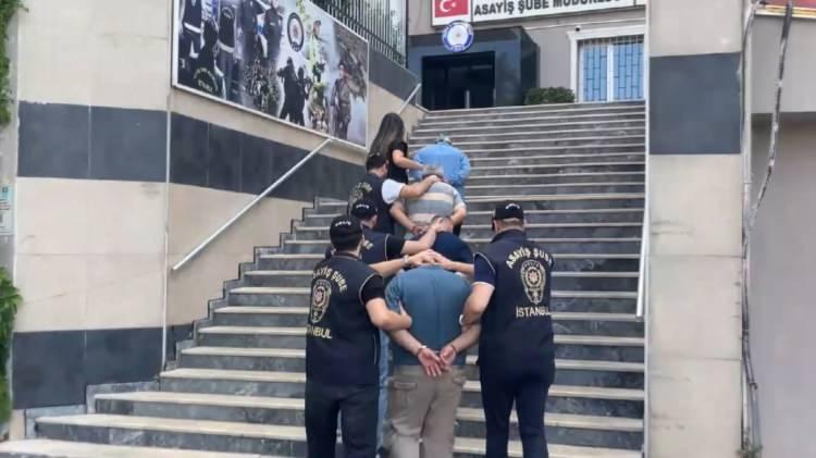 <p>Aranan Şahıslar B&uuml;ro Amirliği ekipleri, y&uuml;r&uuml;tt&uuml;kleri &ccedil;alışma sonucunda olayla bağlantılı 6 ş&uuml;pheliyi belirledi.</p>

<p>&nbsp;</p>

