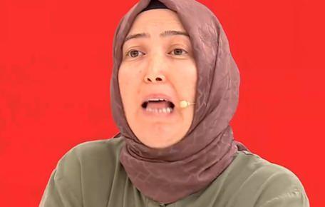 <p><span style="color:#B22222"><strong>"ADAMI &Ouml;LD&Uuml;RD&Uuml;M, &Ccedil;OCUĞU YARIM BIRAKTIM"</strong></span></p>

<p>İbrahim Ekici'nin &ouml;l&uuml;m&uuml;n&uuml;n ardından Mine Ekici ile H&uuml;seyin Sarıbaş arasında ge&ccedil;tiği aktarılan telefon konuşmaları, dosyanın en dikkat &ccedil;ekici ayrıntılarından biri olarak g&uuml;ndeme geldi.</p>

<p>Kayıtlara g&ouml;re Mine Ekici'nin Sarıbaş'a, &ldquo;S&ouml;ylediğin her şeyi harfiyen yaptım. Adamı &ouml;ld&uuml;rd&uuml;m, &ccedil;ocuğu yarım bıraktım. Niye b&ouml;yle yapıyorsun?&rdquo; dediği aktarıldı. Bu s&ouml;zlerin hangi bağlamda s&ouml;ylendiği ve dosyadaki diğer delillerle birlikte hukuki olarak nasıl değerlendirileceği yargılama s&uuml;recinde netleşecek.</p>

<p>Dosyanın diğer ş&uuml;phelisi H&uuml;seyin Sarıbaş ise İbrahim Ekici'nin &ouml;l&uuml;m&uuml;yle ilgili su&ccedil;lamaları reddetti. B&ouml;yle bir g&uuml;c&uuml; olmadığını savunan Sarıbaş'ın a&ccedil;ıklaması da M&uuml;ge Anlı ile Tatlı Sert programında g&uuml;ndeme getirildi.</p>

<p>Sarıbaş'ın, &ldquo;Benim ruhum cesedimden &ccedil;ıkmıştı. Ruhum başka yerdeydi. Benimle alakası yok oranın&rdquo; şeklindeki s&ouml;zleri aktarıldı.</p>
