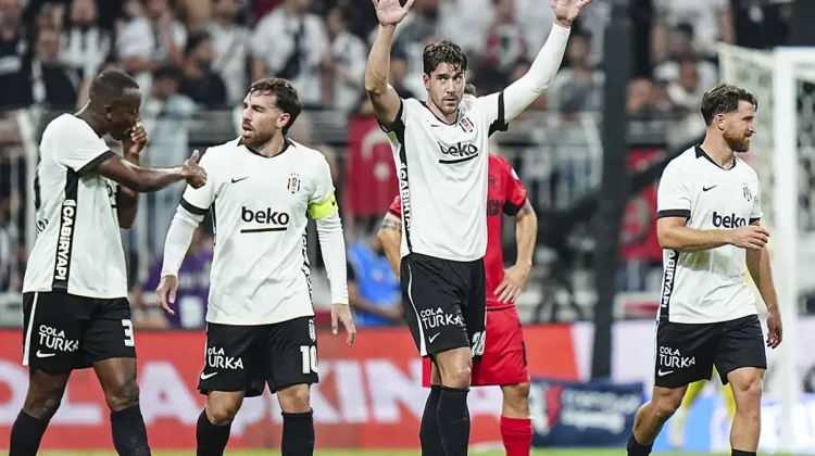 <p>Beşiktaş da 6 puan ve averajla Fenerbah&ccedil;e'nin bir basamak &uuml;zerinde 3. sırada yer alıyor.</p>
