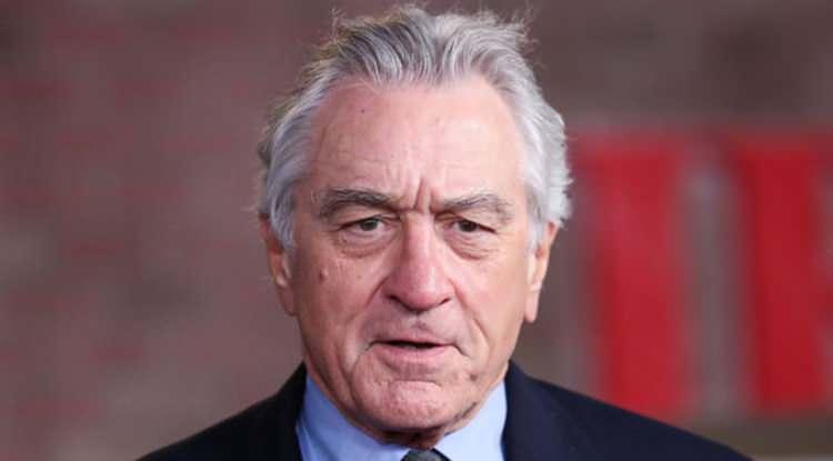 <p>D&uuml;nyaca &uuml;nl&uuml; akt&ouml;r Robert De Niro, T&uuml;rkiye'de 31 yıldır merak edilen ve cevapsız kalan soruyu cevaplayarak sosyal medyada g&uuml;ndem oldu. 1995 yılında İstanbul'da polislerle birlikte gece kul&uuml;b&uuml; baskınına katıldığı iddiasını doğruladı.</p>
