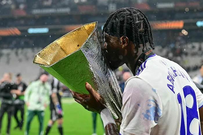 <p>Deneyimli İngiliz golc&uuml;n&uuml;n menajerler aracılığıyla Trabzonspor'a &ouml;nerildiği ortaya &ccedil;ıktı.</p>
