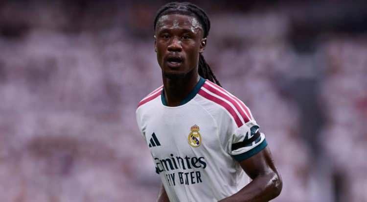 <p>Galatasaray'ın, Eduardo Camavinga i&ccedil;in fırsat kolladığı belirtildi.<br />
<br />
Sarı-kırmızılıların, Fransız orta saha i&ccedil;in 24 saat i&ccedil;inde teklif yapmaya hazırlandığı ve 55 milyon euro seviyesindeki bonservis bedelinde indirim beklediği ifade edildi.<br />
<br />
(S&ouml;zc&uuml;)</p>
