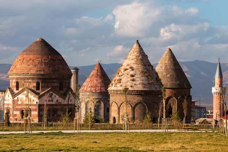 <p><strong>8. ERZURUM: 1 milyon 987 bin 876</strong></p>
