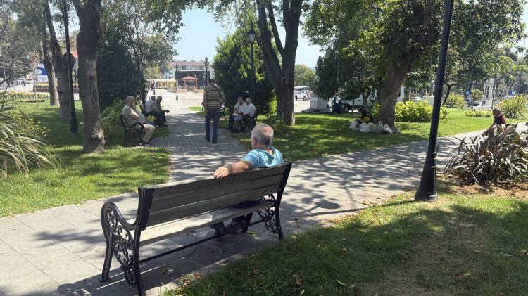 <p>İstanbul'da bug&uuml;n ve yarın g&ouml;ky&uuml;z&uuml; a&ccedil;ık, hava sıcaklığı ise 29-31 derece aralığında olacak.</p>
