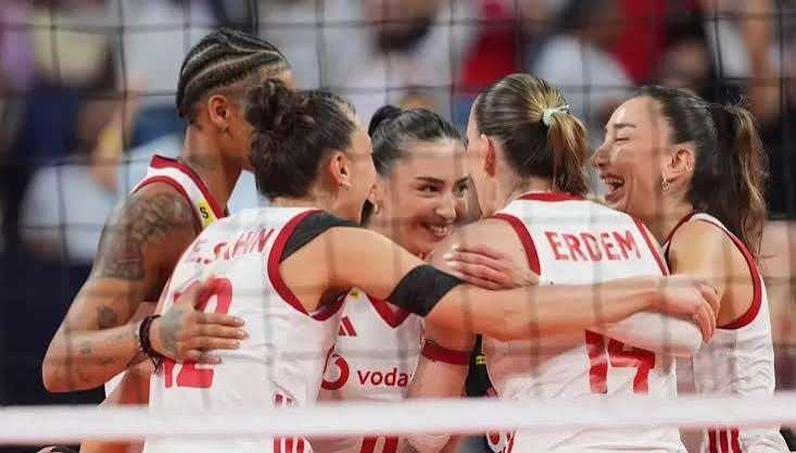 Filenin Sultanları Avrupa şampiyonu: Vargas ağladı, Sırp antren&ouml;re tepki gecikmedi