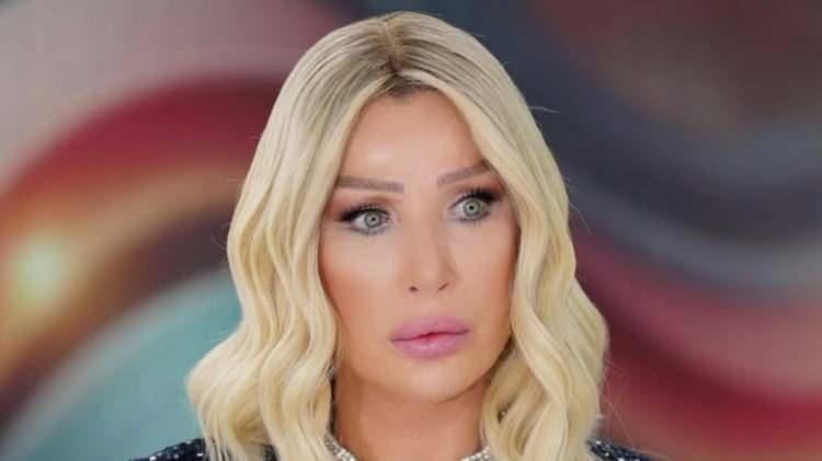 <p>S&ouml;zleriyle ve &ouml;zel hayatıyla sık sık g&uuml;ndeme gelen Sayan bu kez reklam d&uuml;nyasında &ccedil;ok konuşulacak bir hamle yaptı.</p>
