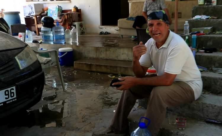 <p>&Ccedil;ift&ccedil;i İsmail İncedemir ise 9 ay &ouml;nce hayatını kaybeden babasından yadig&acirc;r kalan trakt&ouml;r&uuml;n&uuml;n yanışını g&ouml;zyaşları i&ccedil;inde izledi.</p>
