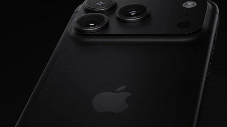 <p><span style="color:#B22222"><strong>A20 Pro &ccedil;ip 2 nanometre teknolojisiyle geliyor</strong></span></p>

<p>Apple'ın yeni iPhone 18 Pro serisinde kullandığı A20 Pro işlemci, 2 nanometre &uuml;retim teknolojisine dayanıyor. Yeni &ccedil;ip, performans ve enerji verimliliğinin yanı sıra cihaz &uuml;zerinde &ccedil;alışan yapay zeka &ouml;zelliklerine de odaklanıyor.</p>

<p>Geliştirilmiş Neural Engine; fotoğraf d&uuml;zenleme, metin &ouml;nerileri ve kişisel asistan işlevleri gibi yapay zeka tabanlı işlemlerde kullanılıyor. C2 modem ise yeni nesil bağlantı &ouml;zelliklerinin temelini oluşturuyor.</p>
