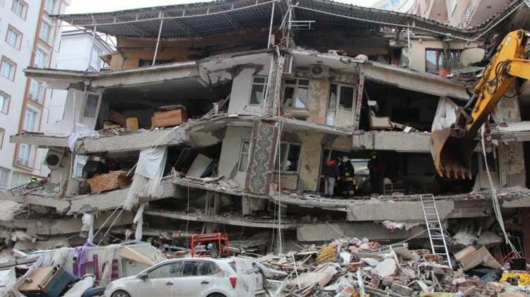 <p>Bu il&ccedil;eleri Bah&ccedil;elievler y&uuml;zde 3,79, Silivri 3.40, Bakırk&ouml;y 3.27 ve Esenler 3,27 ile takip etti.</p>

<p>&nbsp;</p>
