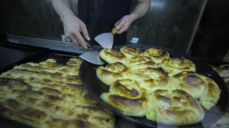 <p><strong>D&uuml;nyanın en iyi b&ouml;rekleri</strong></p>

<p>Farklı b&ouml;lgelerden listeye adını yazdıran yedi b&ouml;rek &ccedil;eşidinin sıralamadaki yeri, mutfak k&uuml;lt&uuml;r&uuml;ne ilgi duyanların dikkatini &ccedil;ekti. İşte d&uuml;nyanın en iyi b&ouml;rekleri...</p>
