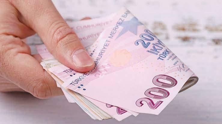 <p>Mevcut maaş: 55.000 TL<br />
TCMB tahmini (%8,7 zamlı): 59.785 TL<br />
OVP tahmini (%9,04 zamlı): 59.978 TL</p>
