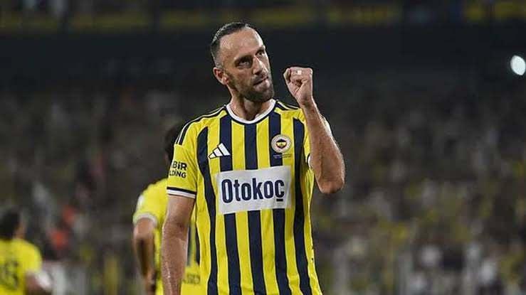 <p><strong>YENİ TRANSFERLER YAŞ ORTALAMASINI Y&Uuml;KSELTTİ</strong></p>
