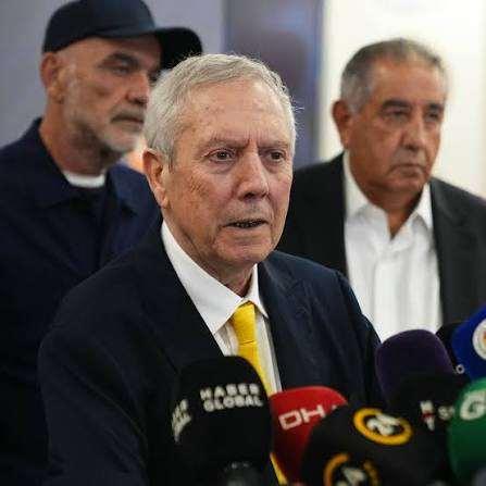 <p><strong>"Gidip 37-38 yaşında santrfor almayın. Bu sporcuları alın g&ouml;nderin.</strong></p>
