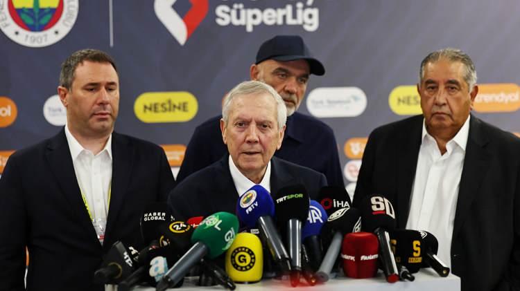 <p><strong>Brezilya, Uruguay, Arjantin, Avrupa, bunlar bu işi bilirler. Oradan oyuncu se&ccedil;sinler istediğiniz mevkilere, siz de gidip satın alın. Sakın yaşlı adam almayın.</strong></p>
