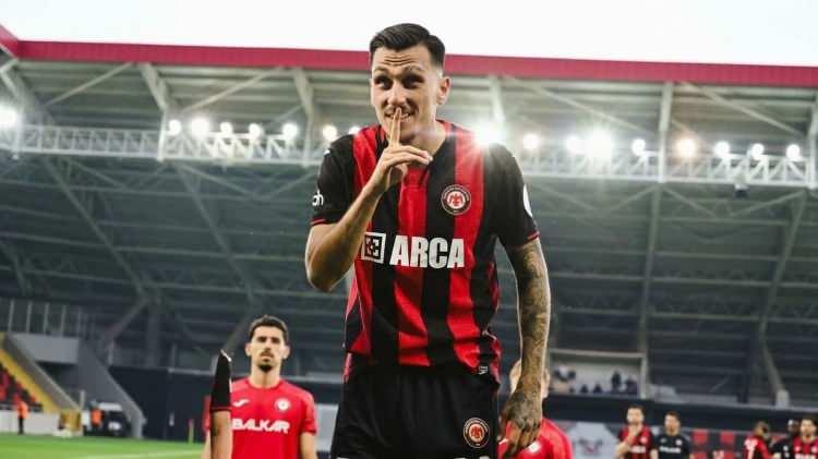 <p>8- Kyziridis | &Ccedil;orum FK | 2 gol (2 ma&ccedil;ta)</p>
