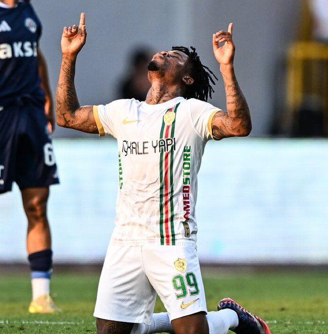 <p>6- Gift Orban | Amedspor | 3 gol&nbsp;(4 ma&ccedil;ta)</p>
