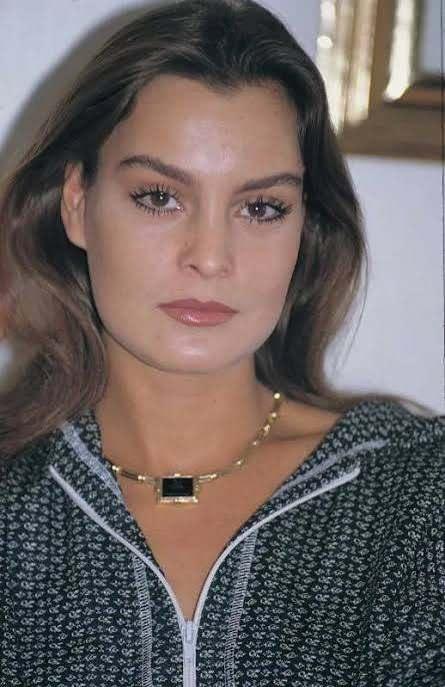 <p>Yeşil&ccedil;am'ın bir d&ouml;nem &ccedil;ok konuşulan isimlerinden Sibel Turnag&ouml;l, oyunculuk ve ekran d&uuml;nyasından uzaklaştıktan sonra bambaşka bir hayat se&ccedil;ti.&nbsp;</p>
