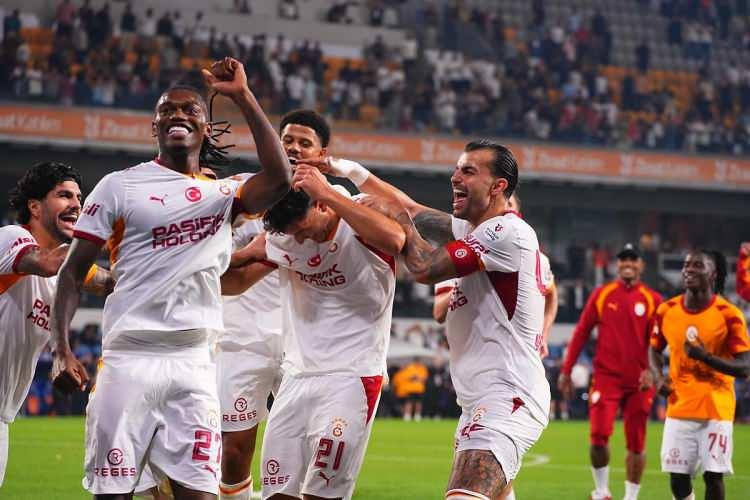 <p>46- Galatasaray: 44.500</p>
