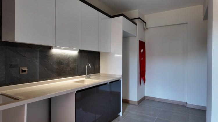 <p><span style="color:#B22222"><strong>6- İSTEYEN A&Ccedil;IKLANAN İL&Ccedil;ELERDEN HERHANGİ BİRİNE BAŞVURU YAPABİLECEK Mİ? BU İL&Ccedil;ELERDE İKAMET EDİYOR OLMA KOŞULU VAR MI?</strong></span></p>

<p>İstanbul il sınırları i&ccedil;erisinde ikamet edenler istediği il&ccedil;e i&ccedil;in başvuru yapabilecek.</p>
