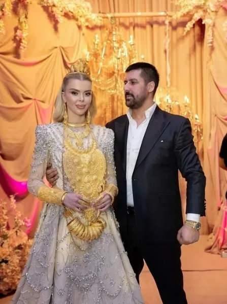 <p><strong>ALTINLAR ODUNLUKTAN &Ccedil;IKMIŞTI</strong></p>

<p>Tan&ccedil;alan'ın d&uuml;ğ&uuml;n i&ccedil;in kiraladıklarını ileri s&uuml;rd&uuml;ğ&uuml; altınlar ise bir evin odunluğunda bulunmuştu.</p>

<p>&nbsp;</p>

<p>&nbsp;</p>
