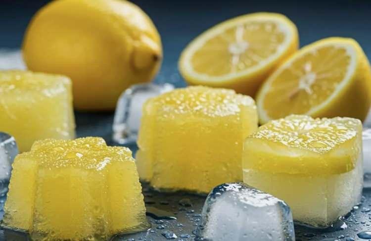 <p>&nbsp;Bu y&ouml;ntem sayesinde ihtiya&ccedil; duyduğunuzda yalnızca kullanacağınız kadar limon dilimini &ccedil;ıkarabilirsiniz.</p>
