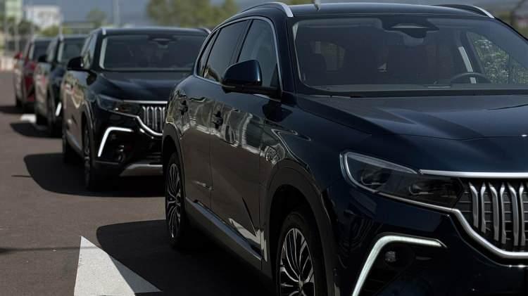 <p>T&uuml;rkiye otomotiv pazarında son yıllarda giderek artan SUV talebi, t&uuml;ketici tercihlerini şekillendirmeye devam ediyor.</p>

<p>&nbsp;</p>

<p>Pazardaki hareketlilik s&uuml;rerken, fiyatı 2 milyon liranın altında kalan 15 SUV modeli belli oldu.</p>

<p>&nbsp;</p>
