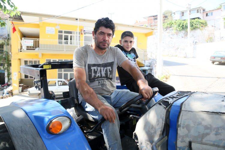 <p>T&uuml;rkiye'nin ilk &ccedil;ift kol nakillisi <span style="color:#A52A2A"><strong><em>Cihan Topal'ın (44) </em></strong></span>nakilden sonra 10 yılı aşkın s&uuml;re otomobil ve motosiklet kullandığını &ouml;ğrenilirken, ehliyet yenileme başvurusu sonrası hakkında verilen kararla d&uuml;nyası başına yıkıldı.</p>
