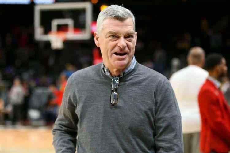 <p><strong><span style="color:#B22222">40)&nbsp; TONY RESSLER&nbsp; </span>|&nbsp; 11,4 MİLYAR DOLAR&nbsp; -&nbsp; İş insanı</strong></p>

<p>&nbsp;</p>

<p>Tony Ressler, ABD merkezli Apollo Global Management&rsquo;in kurucu ortaklarından biri olarak finans d&uuml;nyasında tanınıyor. Serveti, &ouml;zel sermaye ve yatırım fonlarındaki başarılı girişimlerinden kaynaklanıyor.</p>
