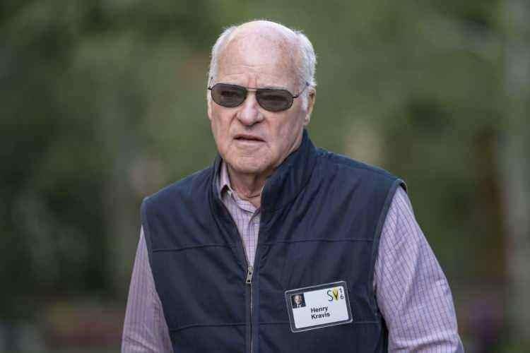 <p><strong><span style="color:#B22222">35)&nbsp; HENRY KRAVIS&nbsp;</span> |&nbsp; 13,3 MİLYAR DOLAR&nbsp; - İş insanı</strong></p>

<p>&nbsp;</p>

<p>Henry Kravis, &ouml;zel sermaye d&uuml;nyasının &ouml;nde gelen isimlerinden biri olarak Kohlberg Kravis Roberts & Co. (KKR) şirketinin kurucu ortağıdır. Serveti, b&uuml;y&uuml;k &ouml;l&ccedil;ekli birleşme ve satın alma işlemlerindeki başarılarından kaynaklanıyor.</p>

