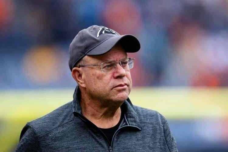 <p><strong><span style="color:#B22222">20)&nbsp; DAVID TEPPER</span>&nbsp; |&nbsp; 21,3 MİLYAR DOLAR - Yatırımcı</strong></p>

<p>&nbsp;</p>

<p>David Tepper, ABD merkezli Appaloosa Management hedge fonunun kurucusu olarak finans d&uuml;nyasında tanınıyor. Serveti, başarılı yatırım stratejileri ve riskli finansal girişimlerden elde ettiği kazan&ccedil;lardan geliyor.</p>
