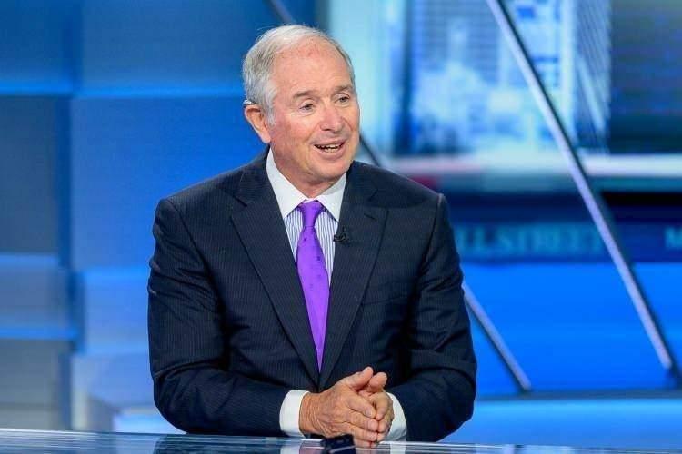 <p><strong><span style="color:#B22222">9)&nbsp; STEPHEN SCHWARZMAN&nbsp; </span>|&nbsp; 44,4+ MİLYAR DOLAR</strong></p>

<p>&nbsp;</p>

<p>Stephen Schwarzman, &ouml;zel sermaye devi Blackstone Group&rsquo;un kurucu ortağı olarak finans d&uuml;nyasında tanınıyor. Serveti, b&uuml;y&uuml;k &ouml;l&ccedil;ekli yatırım ve satın alma işlemlerindeki başarılarından kaynaklanıyor.</p>
