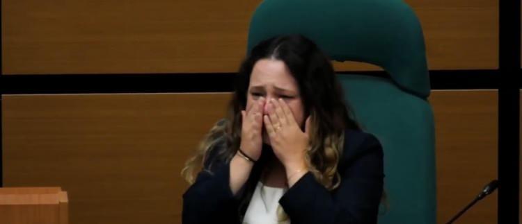 <p>İBB soruşturması kapsamında İ&ccedil;işleri Bakanlığı tarafından g&ouml;revinden uzaklaştırılan ve tutuklanan &Uuml;sk&uuml;dar Belediye Başkanı Sinem Dedetaş'ın yerine ge&ccedil;ecek başkan vekilinin belirlenmesi i&ccedil;in yapılan se&ccedil;im, idare mahkemesi kararıyla iptal edilmesinin ardından yeniden ger&ccedil;ekleştirildi.</p>

<p>&nbsp;</p>
