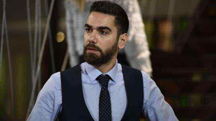 <p>Kadir Doğulu: Abd&uuml;lkadir Doğulu</p>

<p>&nbsp;</p>
