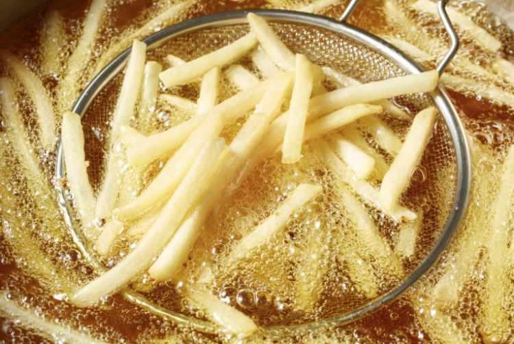 <p>Acta Scientific Nutritional Health dergisinde yayımlanan ve on ticari yağı karşılaştıran &ccedil;alışma bunun b&ouml;yle işlemediğini g&ouml;sterdi.&nbsp;</p>

<p>&nbsp;</p>
