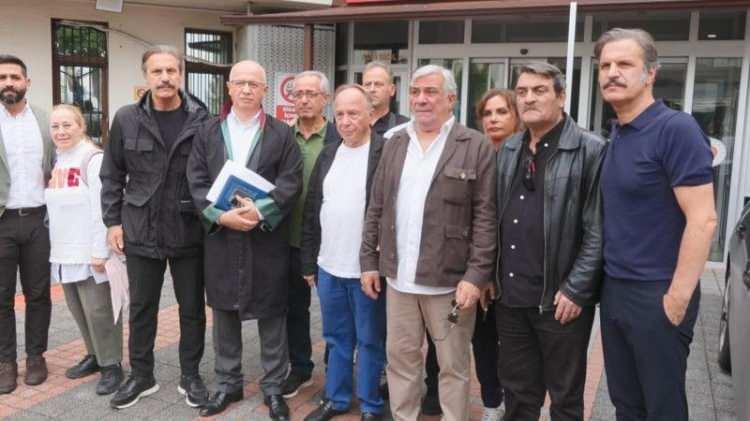 <p>Usta oyuncunun yeğeni Levent İnanır, dayısının vasiyetname hazırladığı d&ouml;nemdeki sağlık durumunu sorgulamasının ardından bu kez mirasın i&ccedil;eriğine ilişkin iddialarda bulundu. İnanır, kendilerine bir hatıra bile bırakılmadığını &ouml;ne s&uuml;rerek J&uuml;lide Kural'a devredildiğini iddia ettiği mal varlığı hakkında konuştu.&nbsp;</p>

<p>&nbsp;</p>
