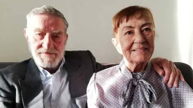 <p>Yeniden evlenmeyi d&uuml;ş&uuml;n&uuml;p d&uuml;ş&uuml;nmediği sorulan usta oyuncu, eşine duyduğu sevgiyi <strong>"Ben onu sonsuz bir aşkla severken nasıl b&ouml;yle bir ihanette bulunabilirim?"</strong> s&ouml;zleriyle anlatmıştı.&nbsp;</p>

<p>&nbsp;</p>
