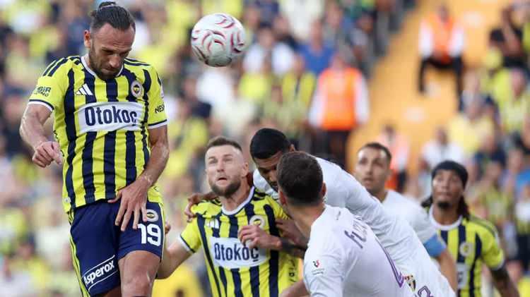 <p><strong>AS (İspanya): Muriqi coştu: d&ouml;rt gol! </strong><br />
<br />
"Fenerbah&ccedil;e, beş ma&ccedil;ın ardından sadece yedi puan toplayarak ve teknik direkt&ouml;r&uuml;n&uuml;n istifası y&ouml;netim kurulu tarafından reddedilerek korkun&ccedil; bir d&ouml;nemden ge&ccedil;iyordu. Ancak bu Pazar g&uuml;n&uuml; Muriqi'nin d&ouml;rt gol&uuml;yle Ey&uuml;pspor'u 8-0'lık skorla mağlup ederek t&uuml;nelin ucundaki ışığı g&ouml;rmeye başladılar"</p>
