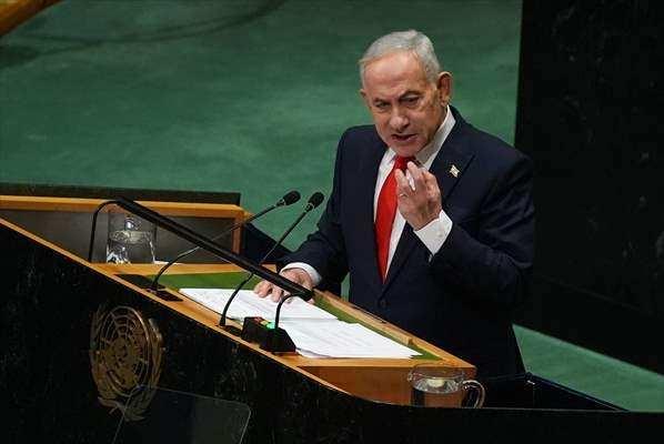<p>Gazze soykırımının faili İsrail Başbakanı Binyamin Netanyahu, BM Genel Kurul konuşması sırasında pek &ccedil;ok &uuml;lke temsilcisinin kendisini protesto ederek terk ettiği salona hitap etti.</p>
