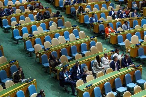 <p>&Ccedil;ok sayıda temsilcinin salonu terk etmesinin ardından Netanyahu, neredeyse tamamen boşalan Genel Kurul salonunda konuşmasını s&uuml;rd&uuml;rd&uuml;.</p>

<p>&nbsp;</p>

