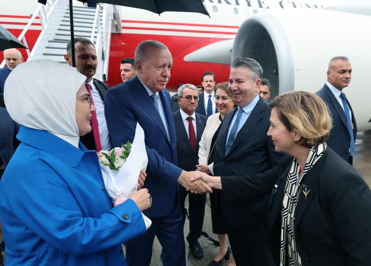 <p><em><strong>​</strong></em>Cumhurbaşkanı Recep Tayyip Erdoğan, Birleşmiş Milletler (BM) 81. Genel Kurulu'na katılmak ve &ccedil;eşitli temaslarda bulunmak &uuml;zere TSİ 22.50'de "TUR" u&ccedil;ağıyla ABD'nin New York şehrine geldi.</p>

<p>&nbsp;</p>
