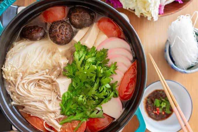 <p><span style="color:#B22222"><strong>13- TAYVAN: </strong></span></p>

<p><strong>TAİWANESE HOT POT</strong></p>
