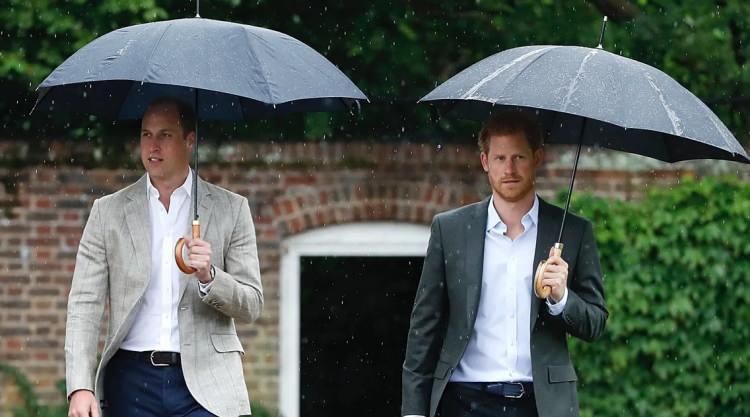 <p>Harry'nin Meghan Markle ile ilişkisi konusunda başından beri temkinli olması y&ouml;n&uuml;nde uyarılarda bulunan William'ın bu yaklaşımı, iki kardeş arasındaki gerilimi bir kez daha g&uuml;ndeme taşıdı.&nbsp;</p>
